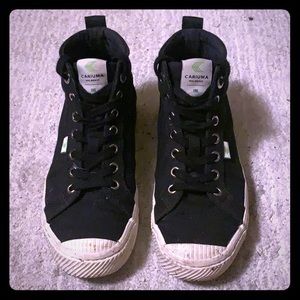 Cariuma Eco High-Top Sneakers
